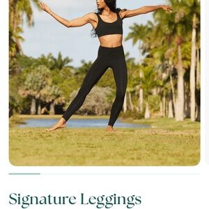Signature Black Leggings Namarie